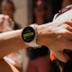 Suunto Race S Powder Pink reloj deportivo GPS AMOLED compacto con mapas offline